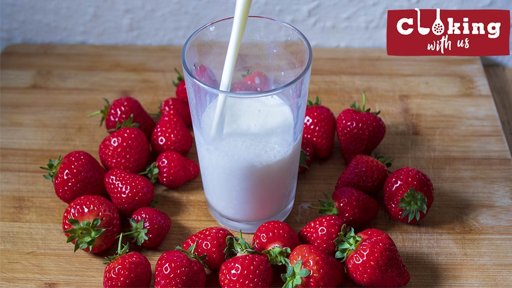 How to make strawberry milkshake?