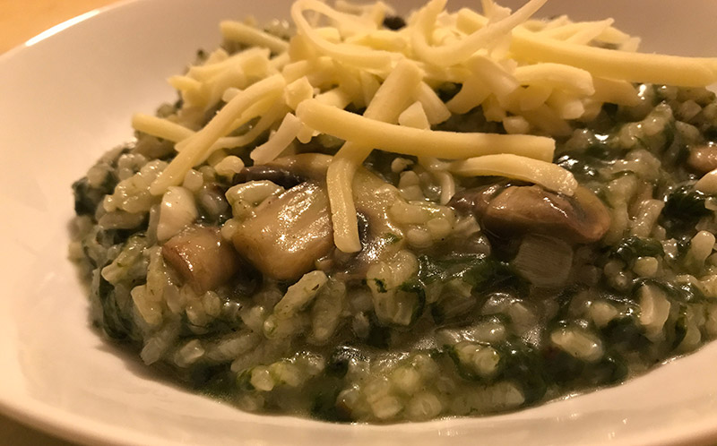 Risotto with spinach and mushrooms