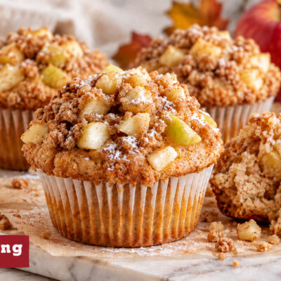 Apple cinnamon crumb muffins with fresh apple pieces